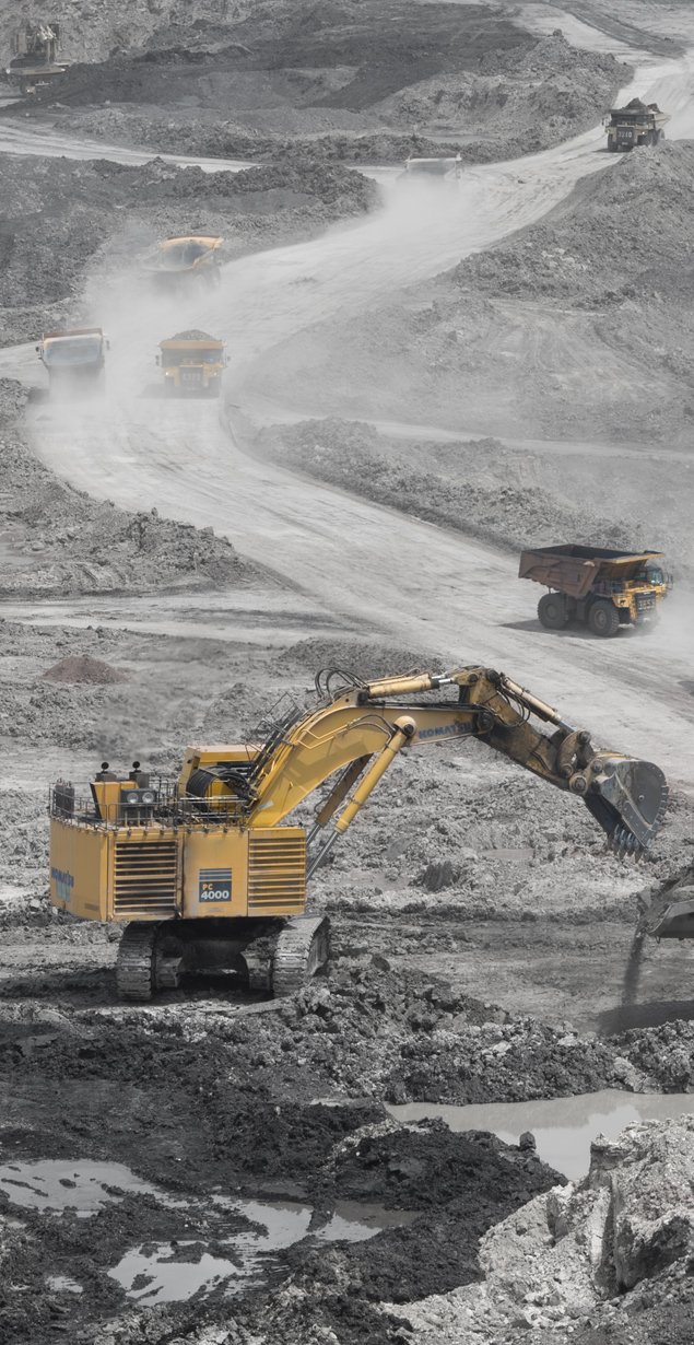 United Tractors, Jual Alat Berat Komatsu Sektor Pertambangan untuk Bisnis Mitra Usaha