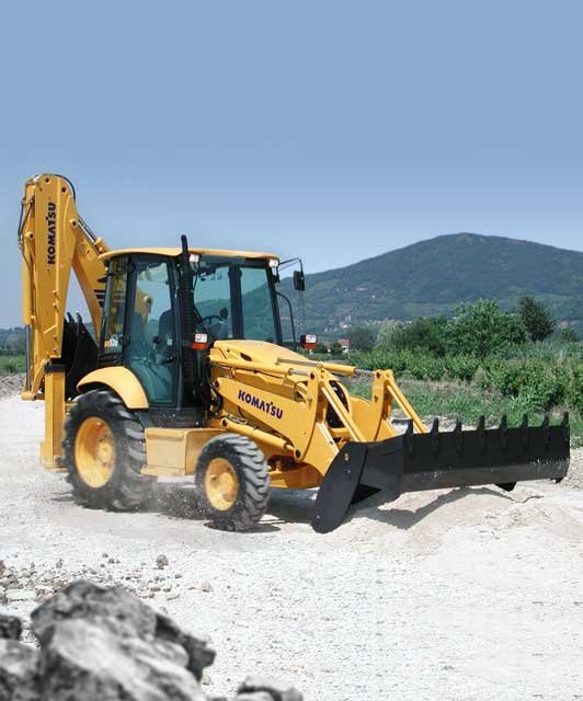 Komatsu WB93R-5: Alat Berat Unik dengan Fungsi Ganda