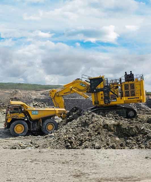 Komatsu PC3400-11M0: Powerful & Fuel-Saving Excavator